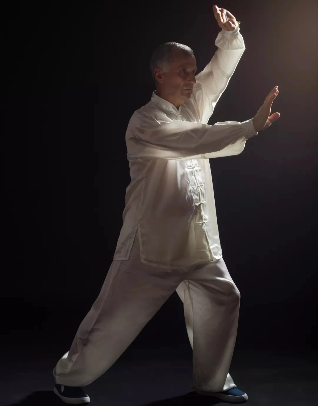 Tai Chi and the Anxious Mind: How an Ancient Practice Calms Your Modern Nervous System – Insights from a Master and a Scientist